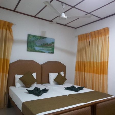 Thilaka City Hotel Anuradhapura Dış mekan fotoğraf
