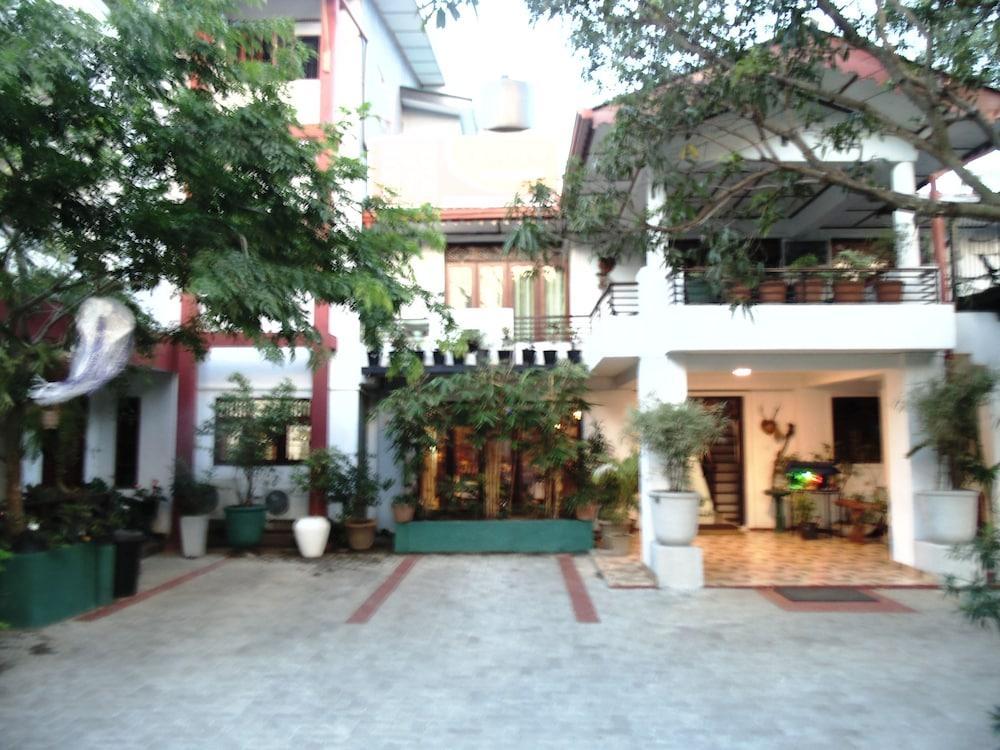 Thilaka City Hotel Anuradhapura Dış mekan fotoğraf