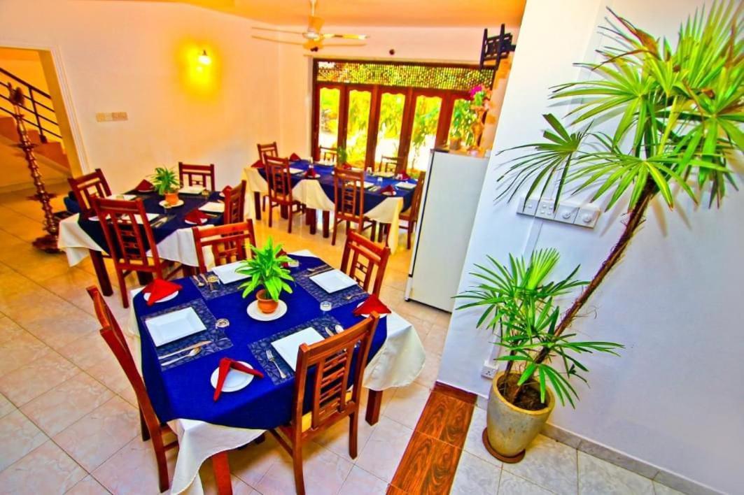 Thilaka City Hotel Anuradhapura Dış mekan fotoğraf