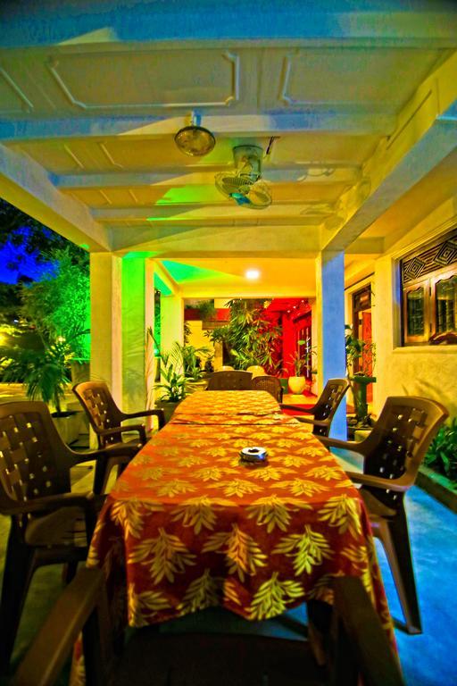 Thilaka City Hotel Anuradhapura Dış mekan fotoğraf