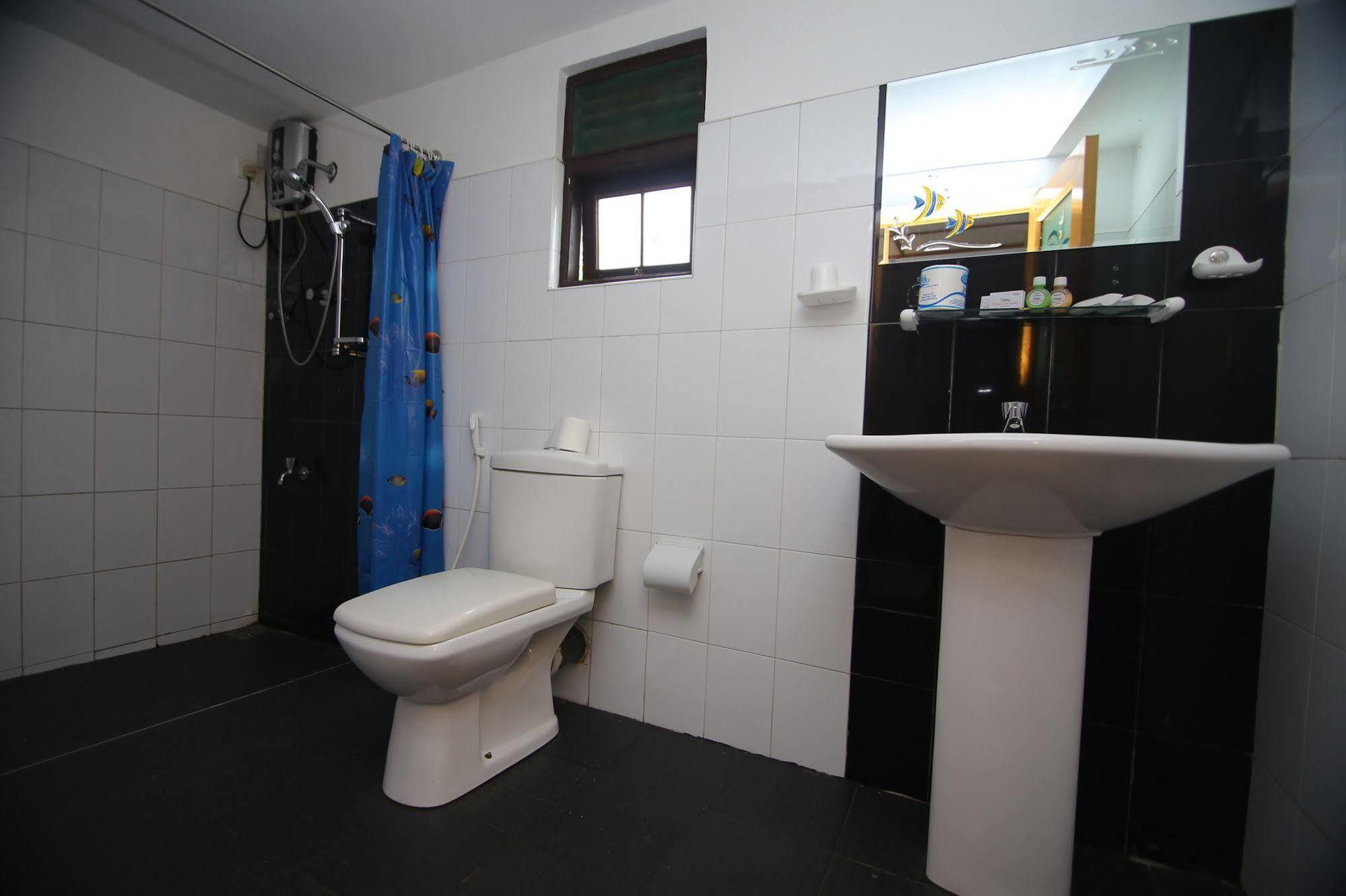 Thilaka City Hotel Anuradhapura Dış mekan fotoğraf