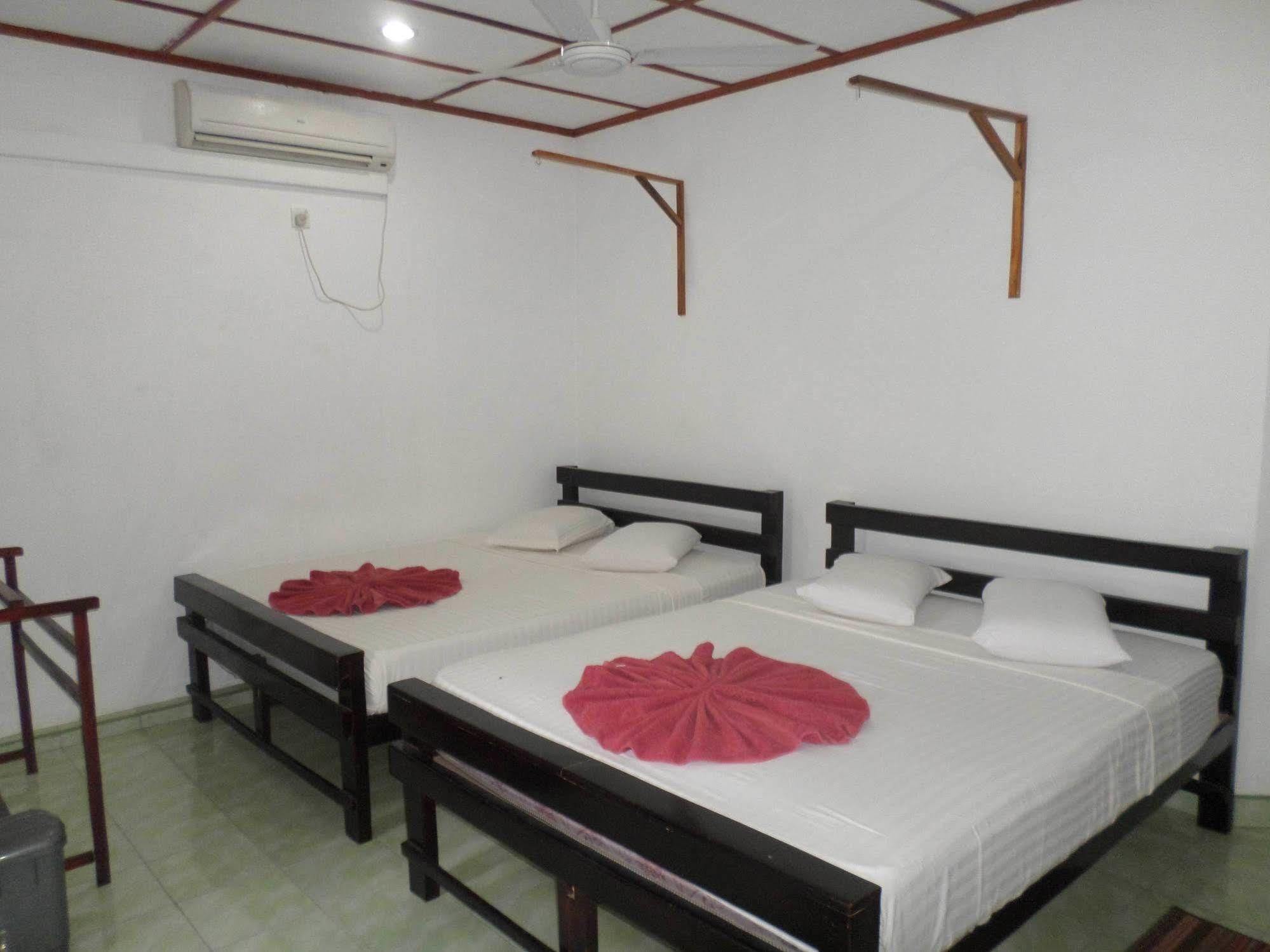 Thilaka City Hotel Anuradhapura Dış mekan fotoğraf