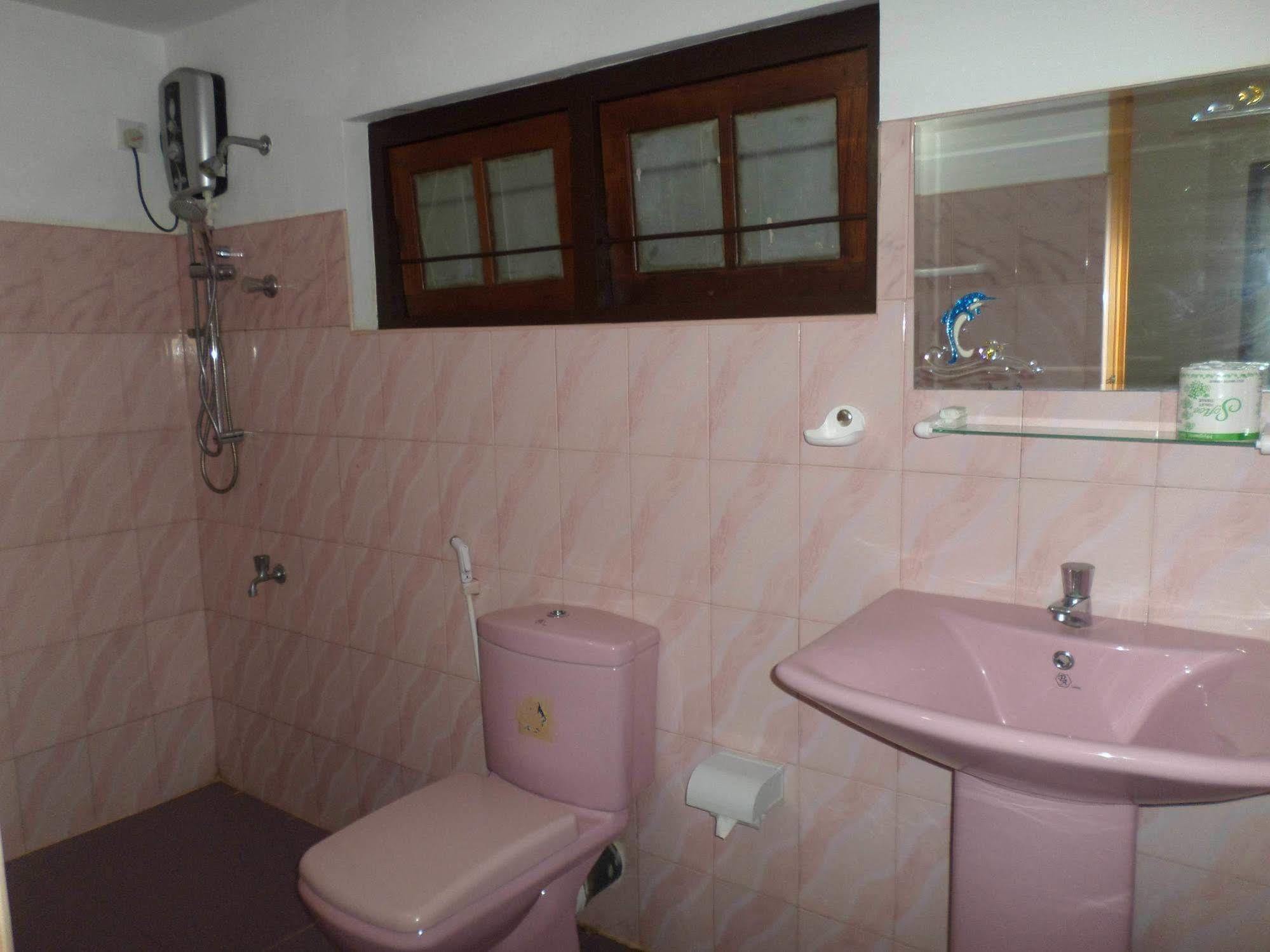 Thilaka City Hotel Anuradhapura Dış mekan fotoğraf