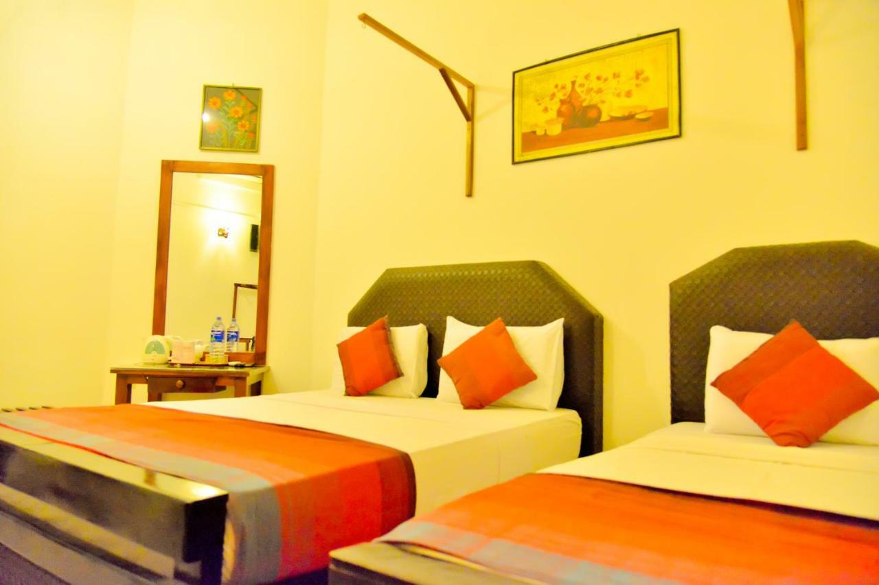 Thilaka City Hotel Anuradhapura Dış mekan fotoğraf
