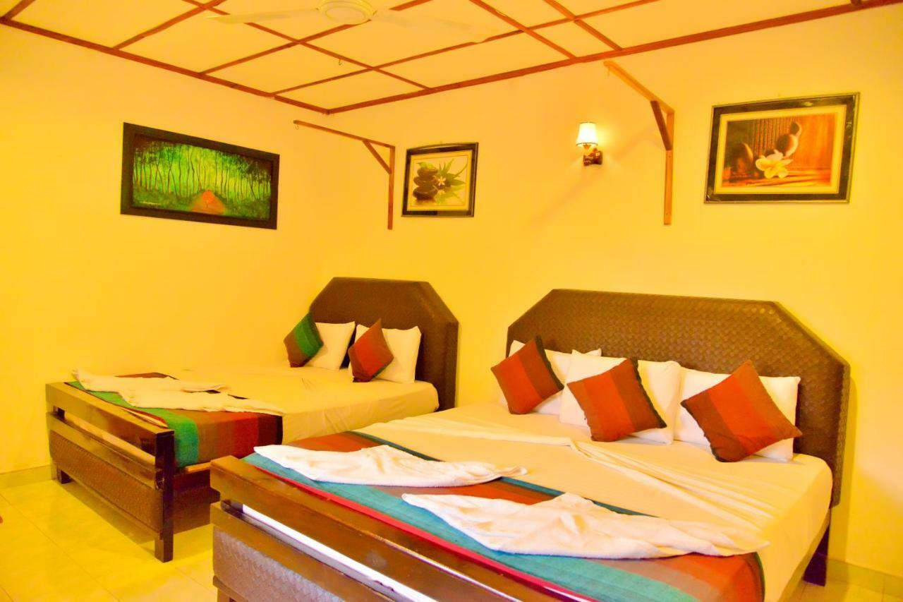 Thilaka City Hotel Anuradhapura Dış mekan fotoğraf